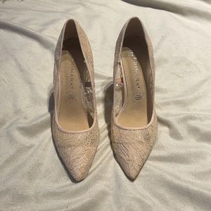 Brand new lace pumps